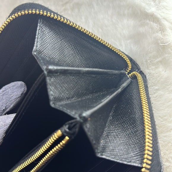 AUTHENTIC PRADA ZIP LONG WALLET - Picture 13 of 17